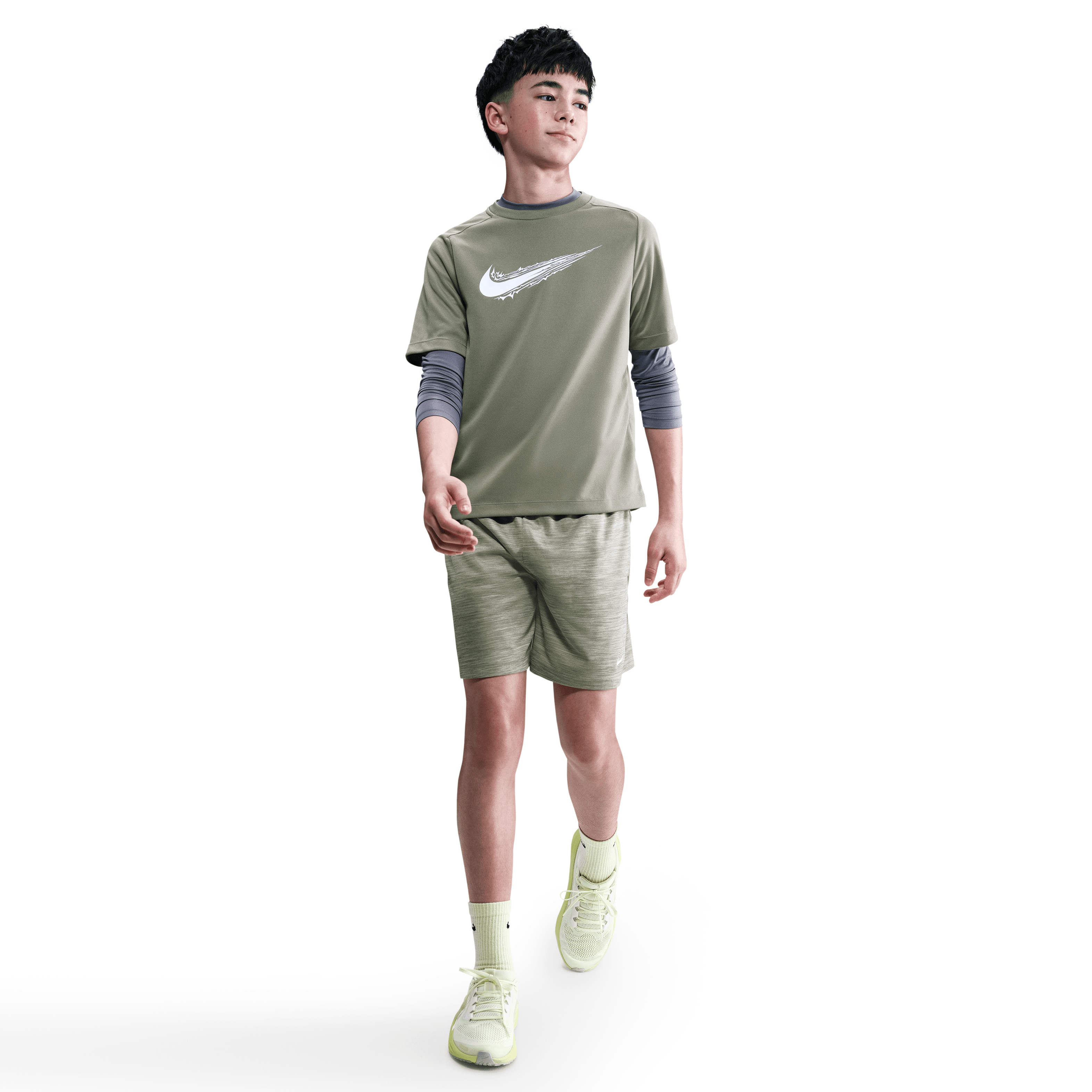 Nike Multi Dri-FIT Grafikli Genç Erkek Çocuk Antrenman Şortu