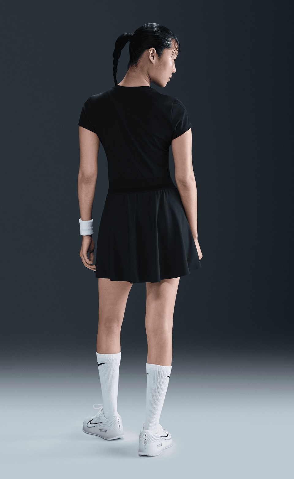 NikeCourt Advantage Dri-FIT Kısa Kollu Kadın Tenis Üstü
